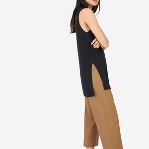 Austin Sleevless sweater